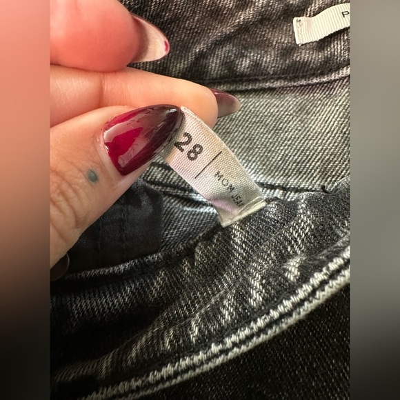 Lot of 2 Preloved PacSun Distressed Black Mom Jeans. Size 28. - Picture 10 of 12